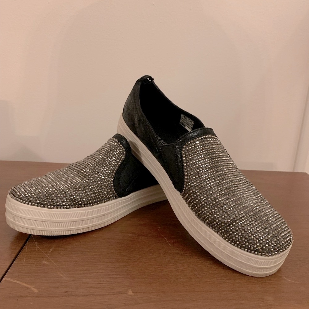 Sketchers blk/silver studs slip ons with memory foam size 10 in good condition